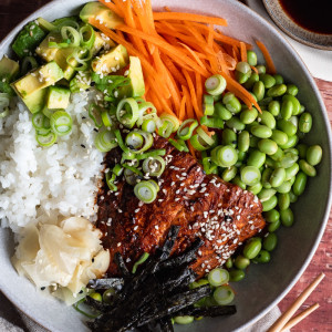 CHICKEN POKE BOWL